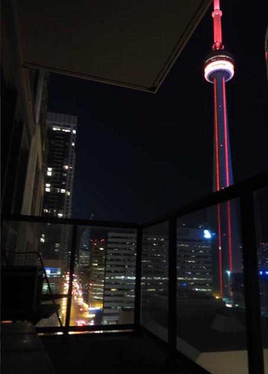 Velvet Suites - Cn Tower & Convention Centre Toronto Exterior photo